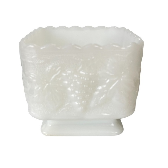Vintage Anchor Hocking Milk Glass Planter Embossed with Grapes - Picture 4 of 9